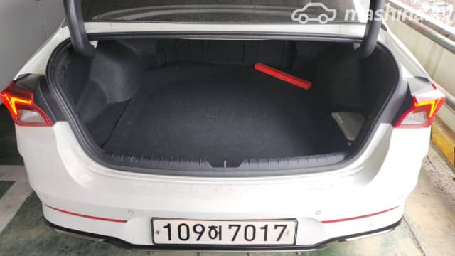 Kia K5 III LPi 2.0 AT