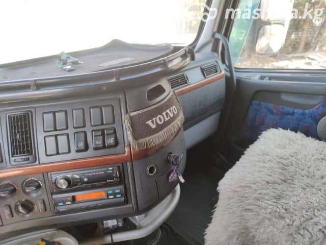 Volvo VNL