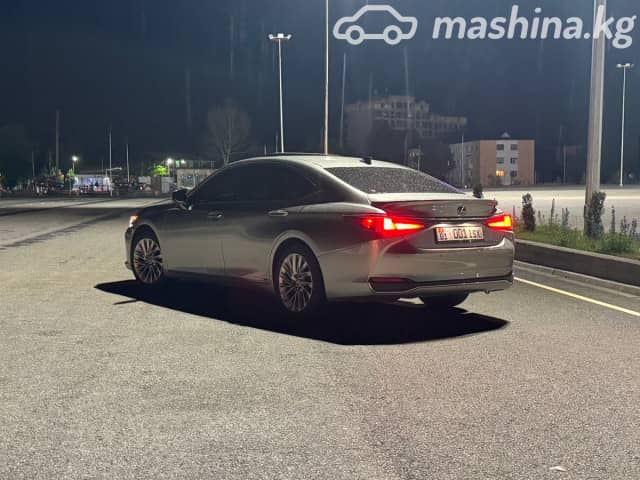 Lexus ES VII