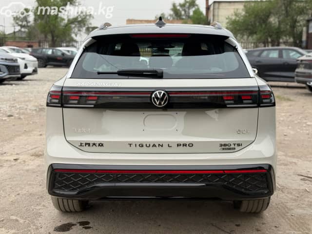 Volkswagen Tiguan III (China Market) 2.0 AMT 4WD