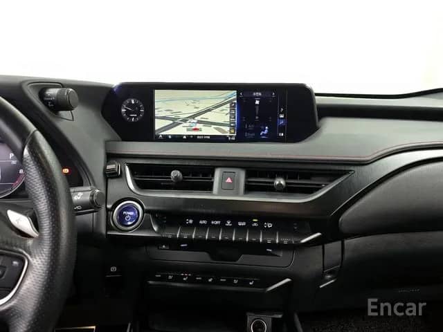 Lexus UX I 250h 2.0hyb CVT
