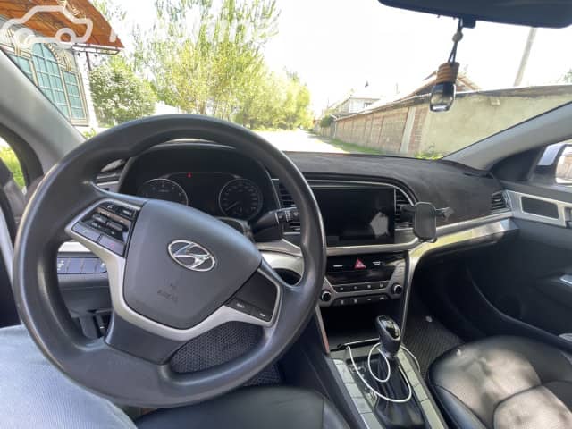 Hyundai Avante VI 1.6 AT