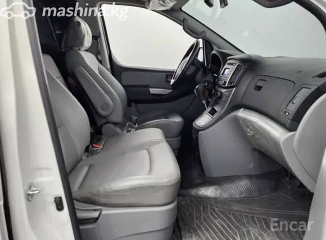 Hyundai H-1 Starex