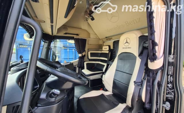 Mercedes-Benz 4x2