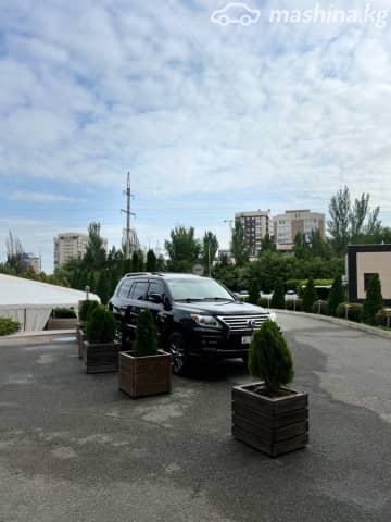 Lexus LX III 570 5.7 AT 4WD