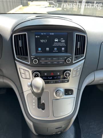 Hyundai Starex (H-1) II Рестайлинг 2 2.5d AT 4WD