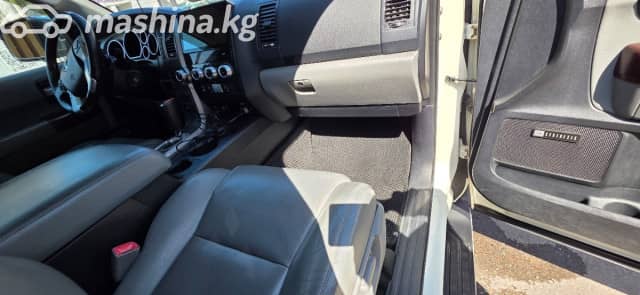 Toyota Sequoia II 5.7 AT 4WD