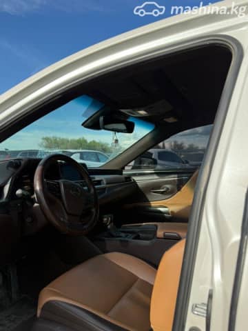 Lexus ES VII 300h 2.5hyb CVT
