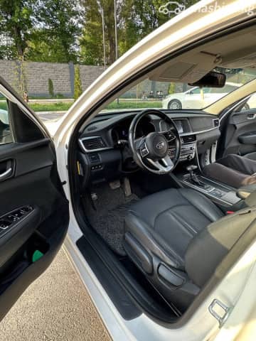 Kia K5 II 2.0 AT