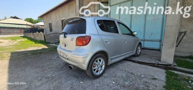 Toyota Yaris I Рестайлинг 1.3 MT