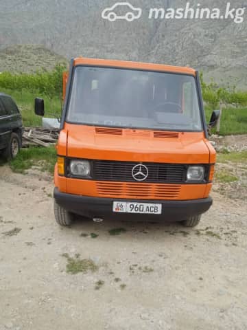 Mercedes-Benz Бортовой (4х2)