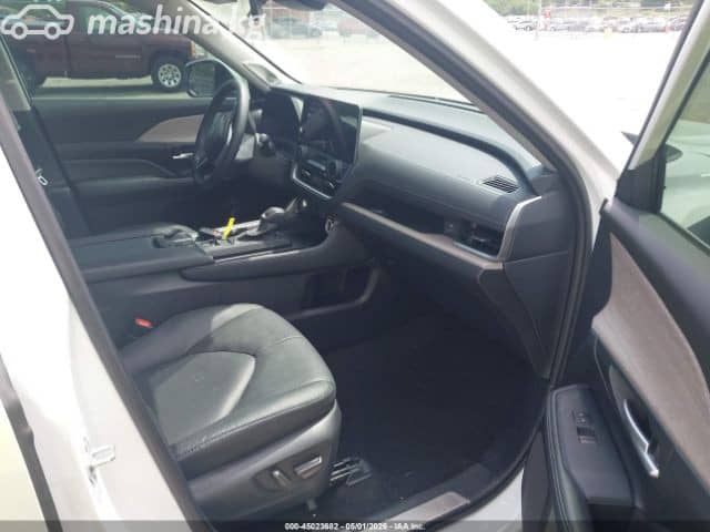 Toyota Grand Highlander 2.4 AT 4WD