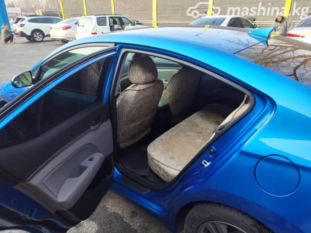 Hyundai Elantra VI (AD) 2.0 AT