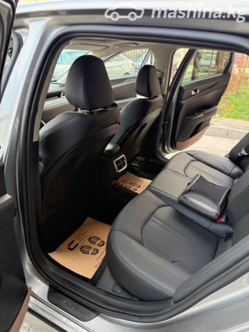 Kia K5 III LPi 2.0 AT