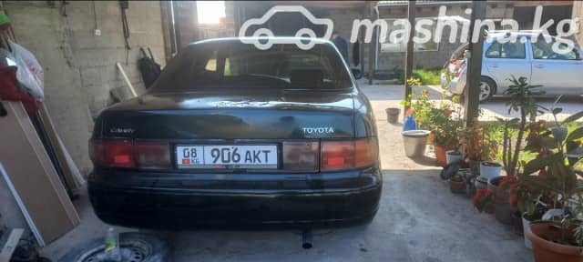 Toyota Camry III (XV10) 2.2 AT