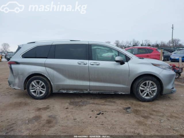 Toyota Sienna IV 2.5hyb AT 4WD
