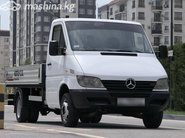 Mercedes-Benz Бортовой (4х2)