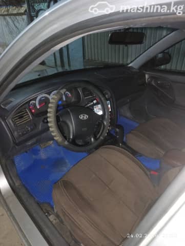 Hyundai Elantra III (XD) 1.6 AT