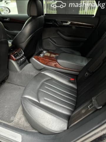 Audi A8 III (D4)