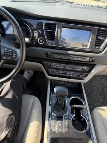 Kia Carnival III 2.2d AT