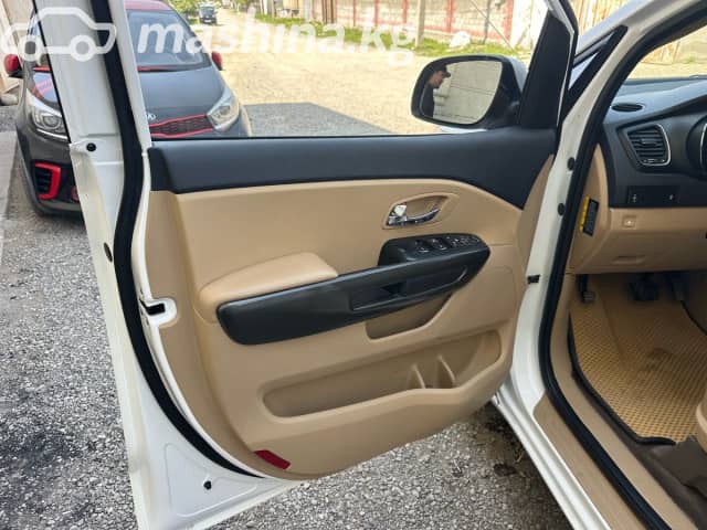 Kia Carnival III 2.2d AT
