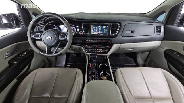 Kia Carnival III 2.2d AT