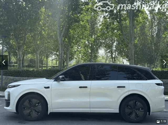 LiXiang L6 1.5hyb AT 4WD