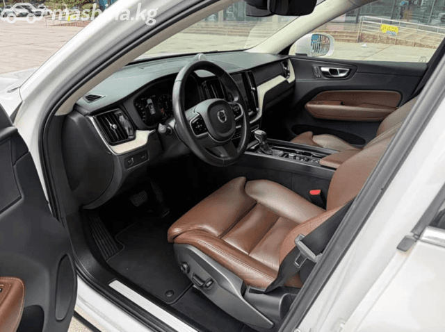 Volvo XC60 II 2.0 AT 4WD