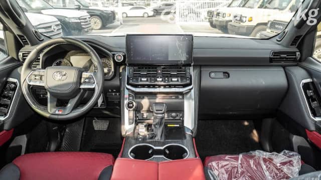 Toyota Land Cruiser 300 Series 3.5 AT 4WD