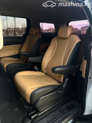 Kia Carnival IV 2.2d AT