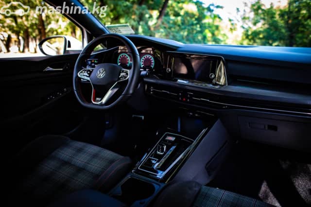 Volkswagen Golf VIII 2.0 AMT