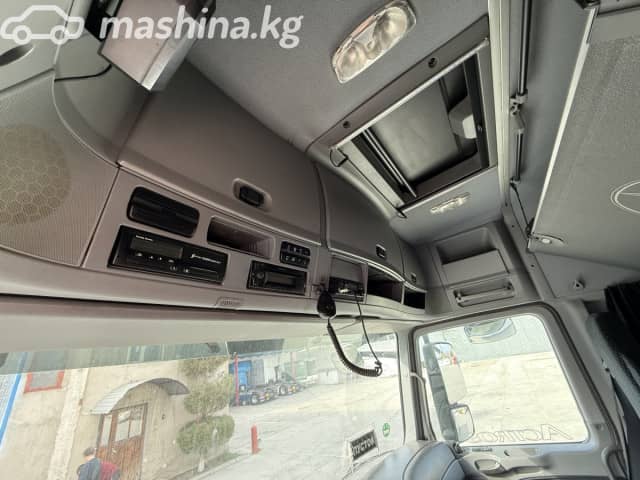 Mercedes-Benz 4x2