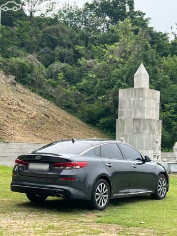 Kia K5 II 2.0 AT