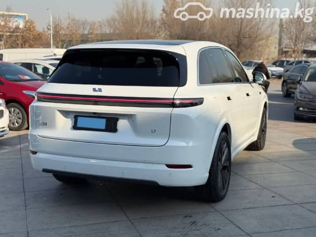 LiXiang L7 Рестайлинг 1.5hyb AT 4WD