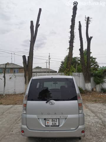 Toyota Voxy I (R60) 2.0 AT
