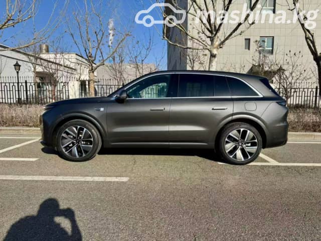 LiXiang L6 1.5hyb AT 4WD