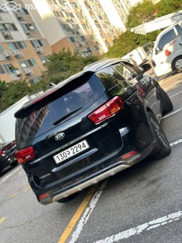 Kia Carnival III 2.2d AT