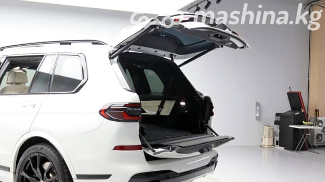 BMW X7 I (G07) Рестайлинг M60i 4.4 AT 4WD
