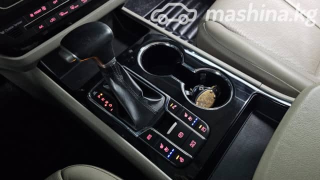 Kia Carnival III 2.2d AT