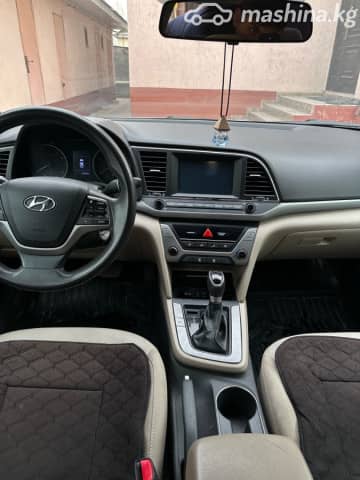 Hyundai Elantra VI (AD) 2.0 AT