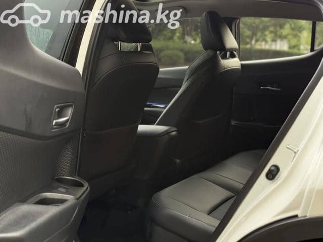 Toyota C-HR I Рестайлинг 2.0 CVT