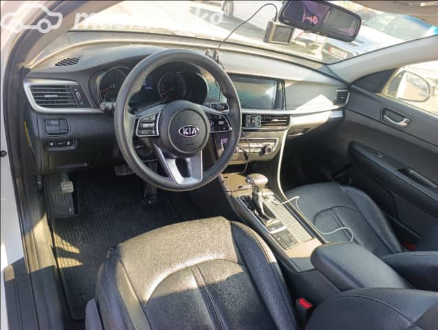 Kia K5 II 2.0 AT