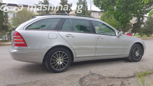Mercedes-Benz C-Класс II (W203) 240 2.6 AT 4WD