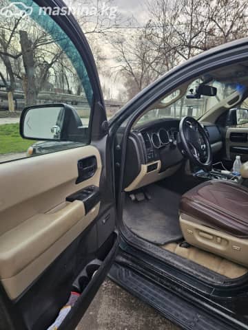 Toyota Sequoia II 5.7 AT 4WD