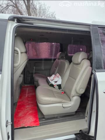 Kia Carnival III 2.2d AT
