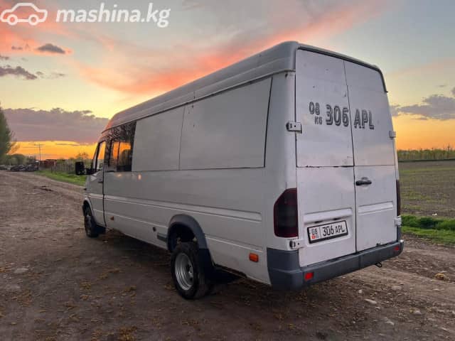 Mercedes-Benz Фургон (4х2)
