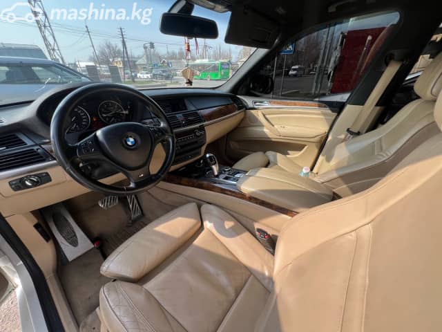 BMW X5 II (E70) Рестайлинг 50i 4.4 AT 4WD