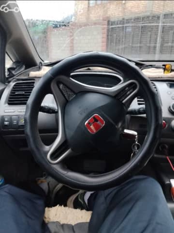 Honda Civic VIII 1.8 AT