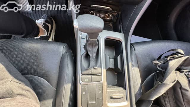 Kia K5 II 2.0 AT