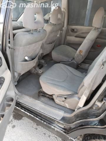 Mitsubishi Space Wagon III 2.4 MT